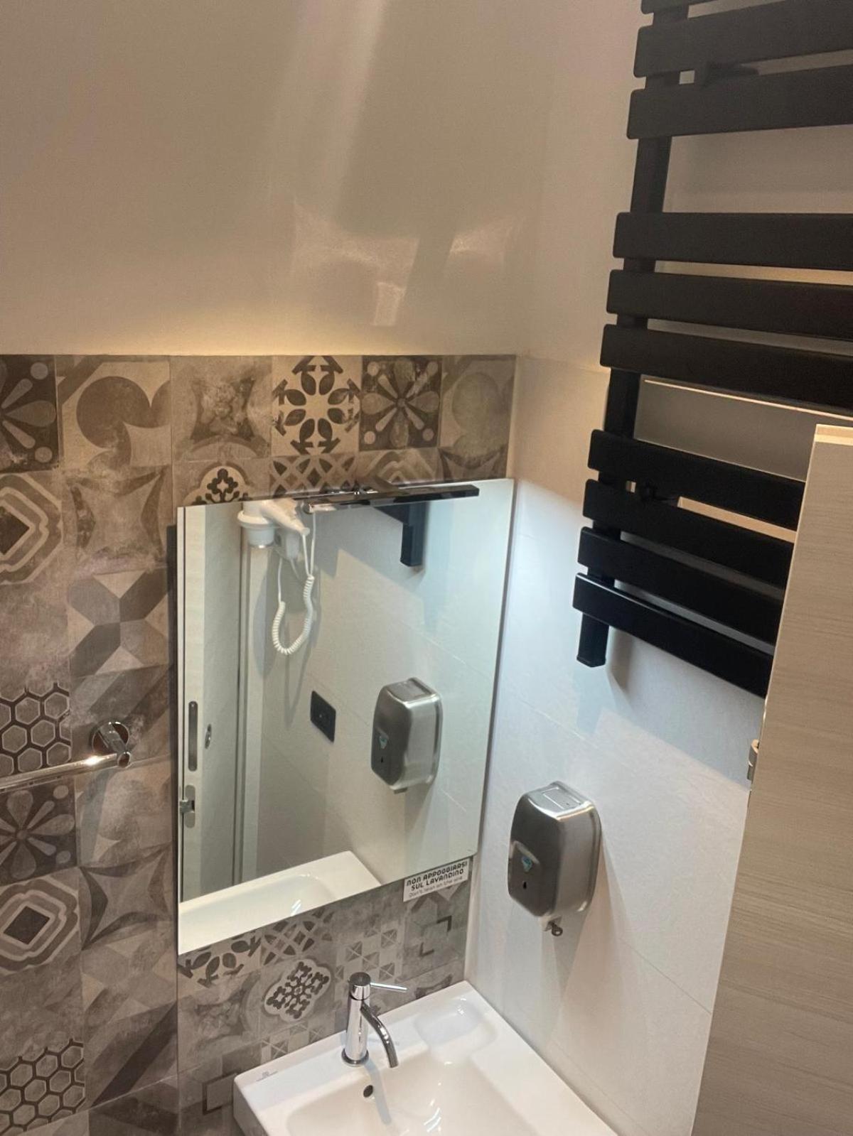 Maison d'hôtes Drooms 4,0 Domotic Smart Self 24h,7 Vicino Treni Porta Susa E Centro Storico